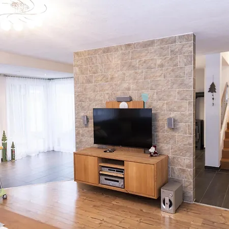 Holiday home Gartentraum 1 Itter