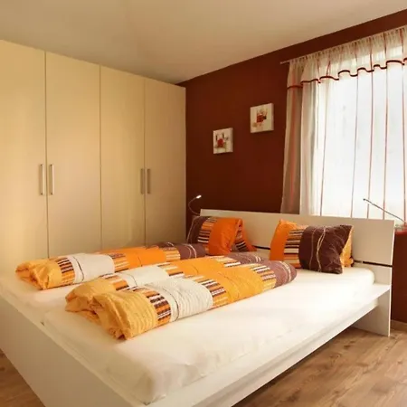 Holiday home Gartentraum 1 Itter