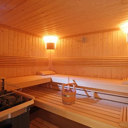 Holiday home Gartentraum 1