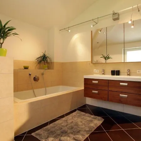 Holiday home Gartentraum 1